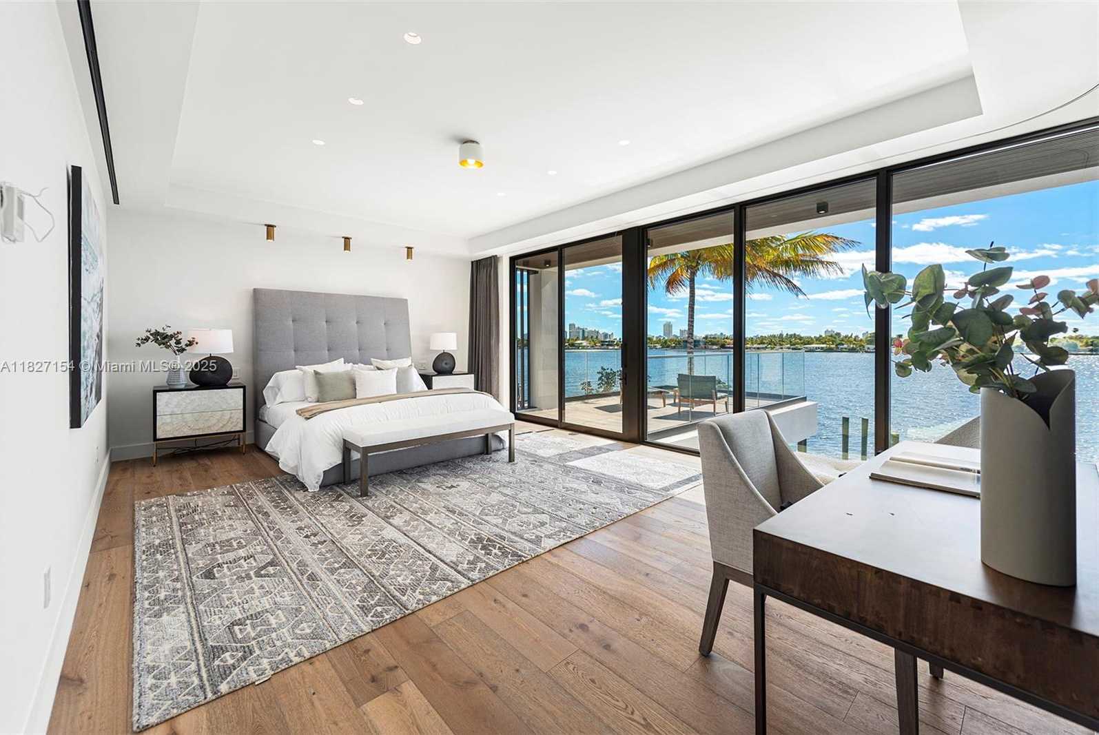 Small Image of 1510 STILLWATER DR, Miami Beach Number 12