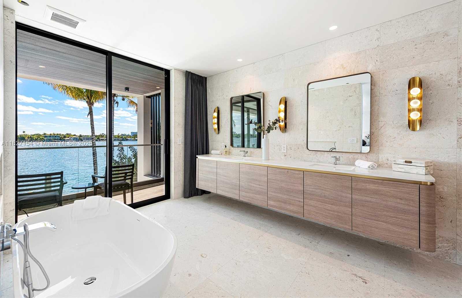 Small Image of 1510 STILLWATER DR, Miami Beach Number 14
