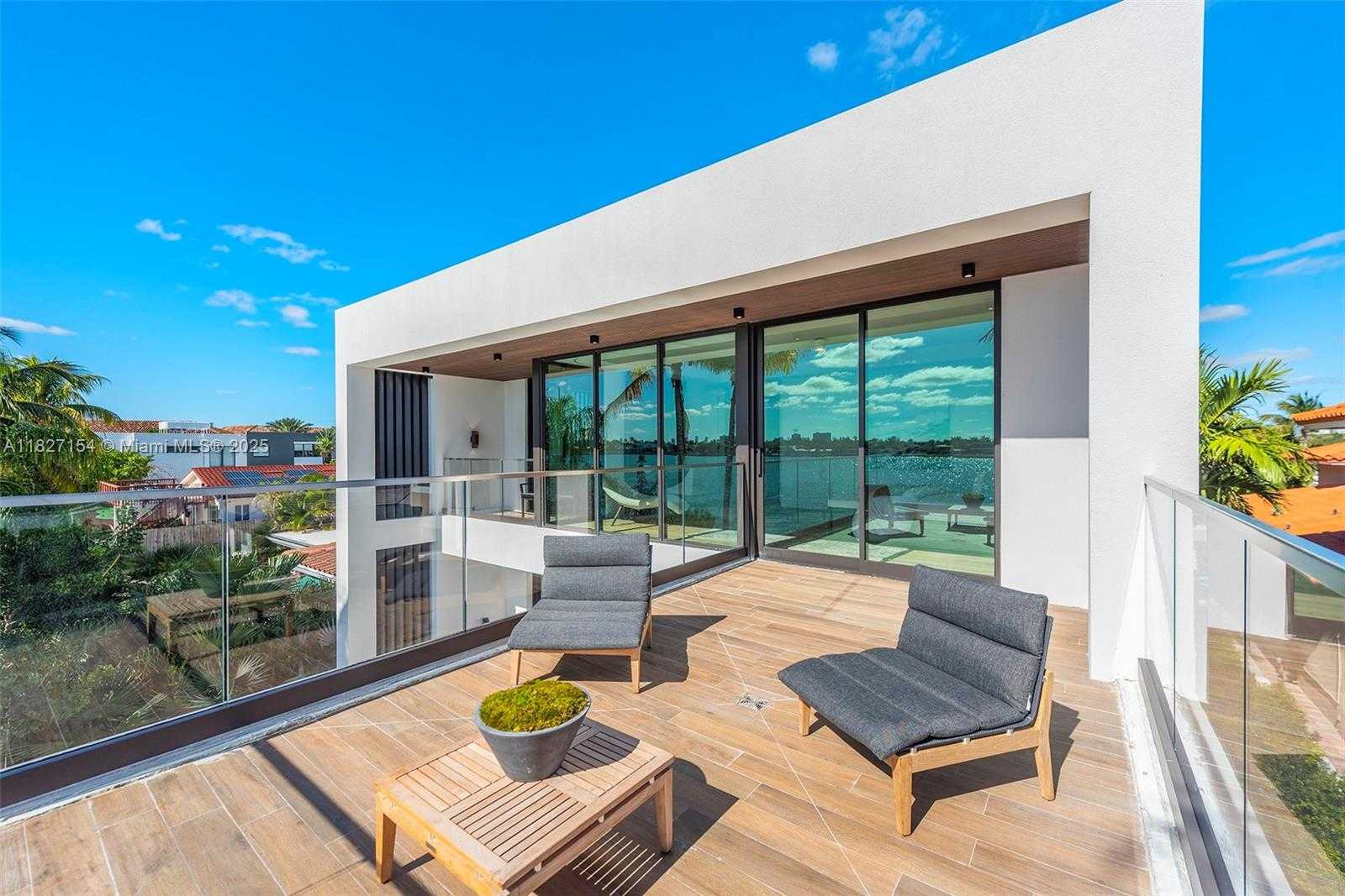 Small Image of 1510 STILLWATER DR, Miami Beach Number 17