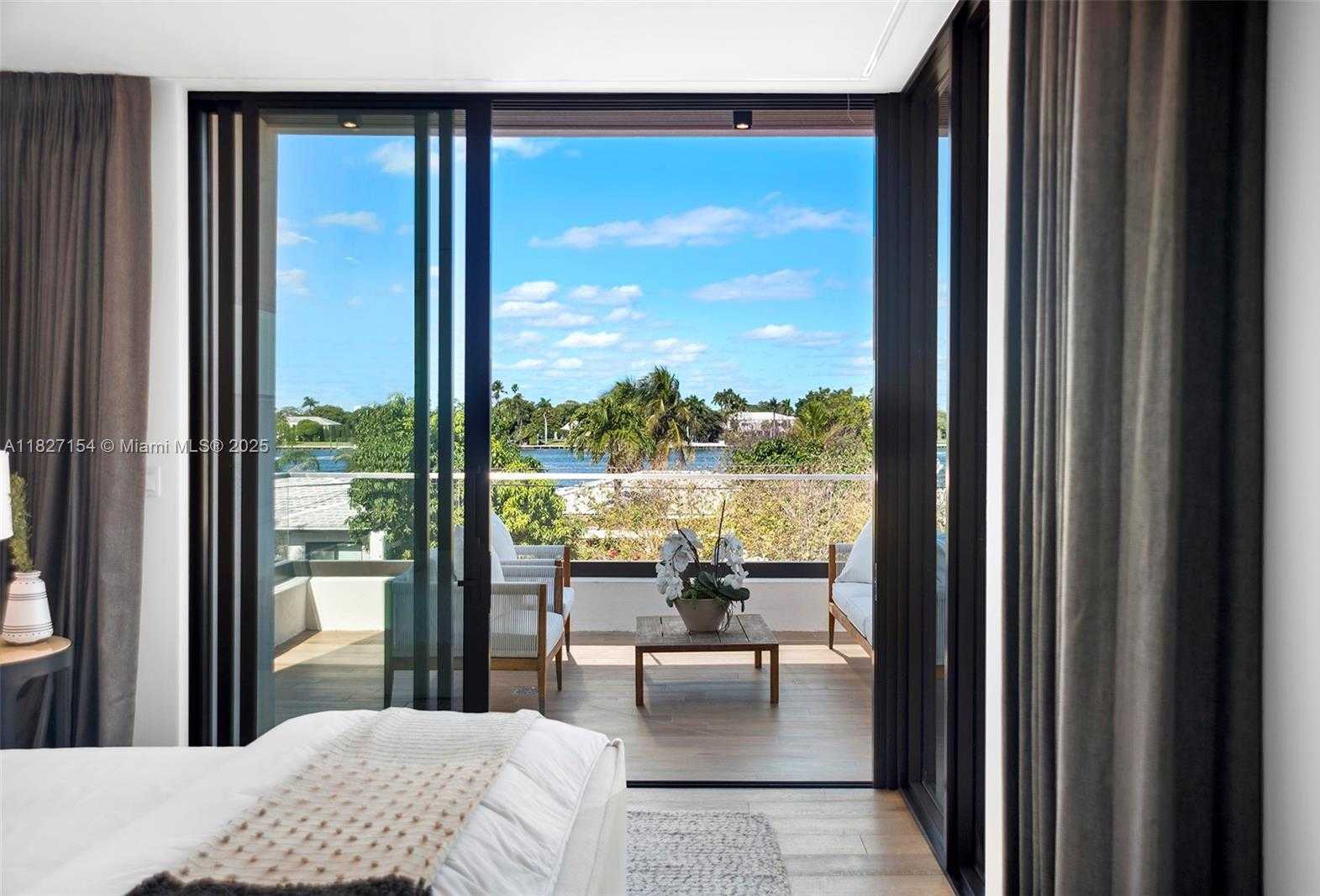 Small Image of 1510 STILLWATER DR, Miami Beach Number 24