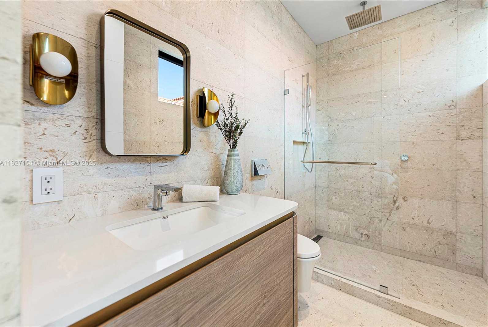 Small Image of 1510 STILLWATER DR, Miami Beach Number 28