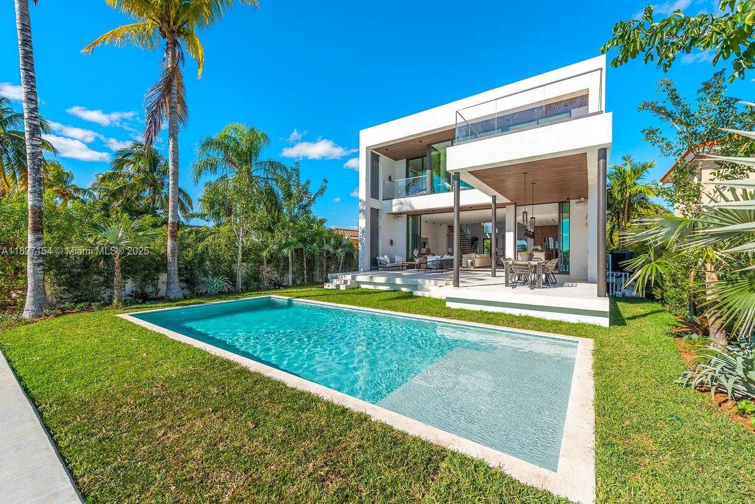 Small Image of 1510 STILLWATER DR, Miami Beach Number 30
