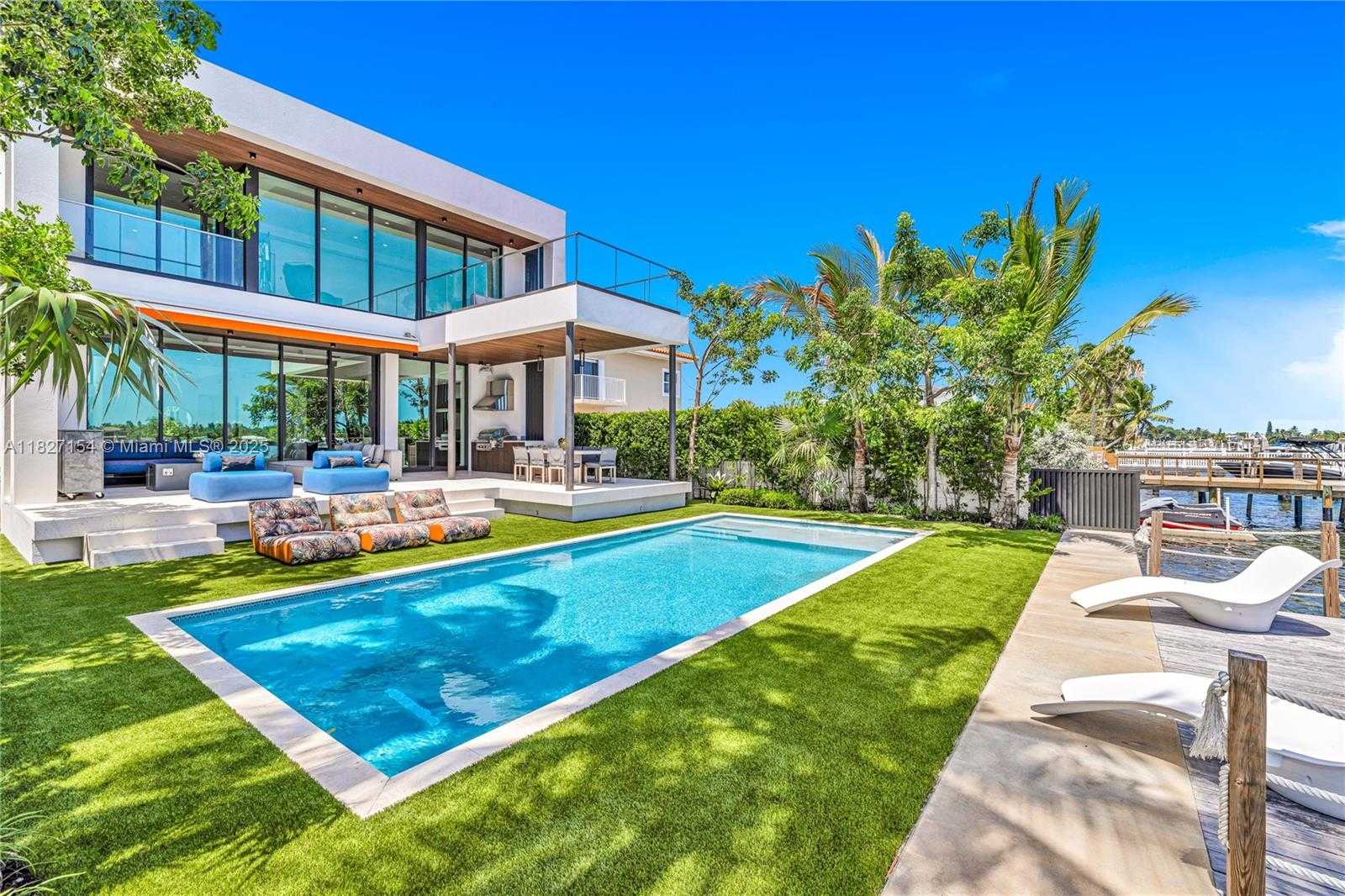 Small Image of 1510 STILLWATER DR, Miami Beach Number 37