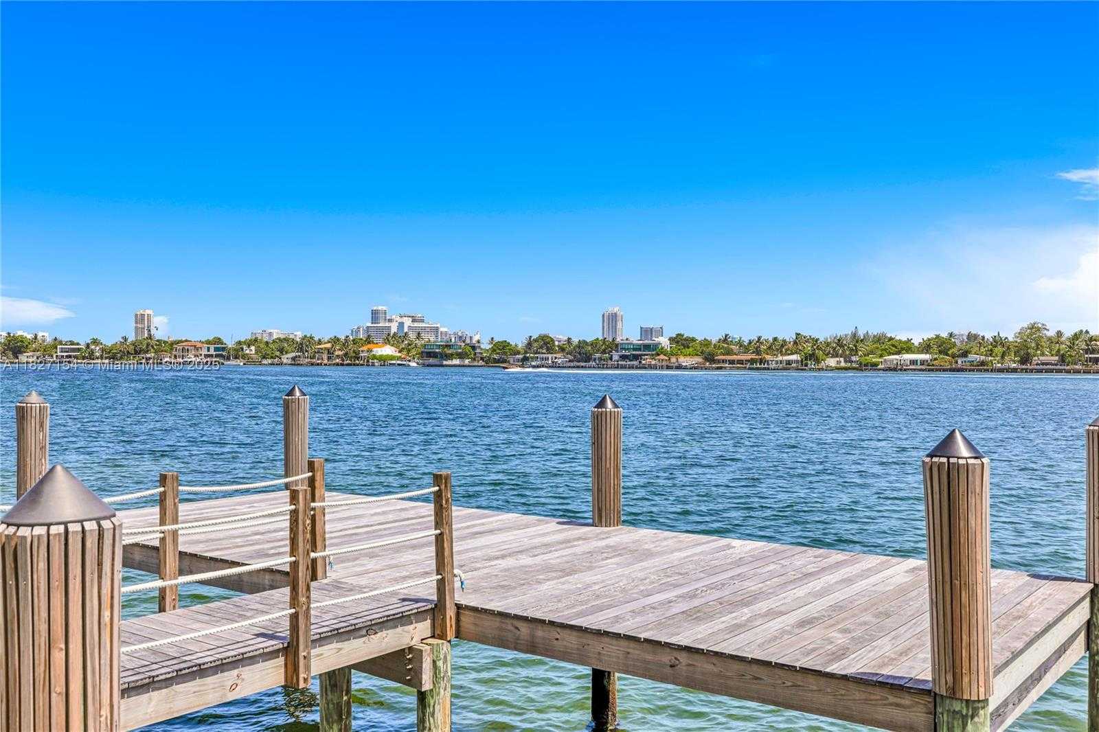 Small Image of 1510 STILLWATER DR, Miami Beach Number 38