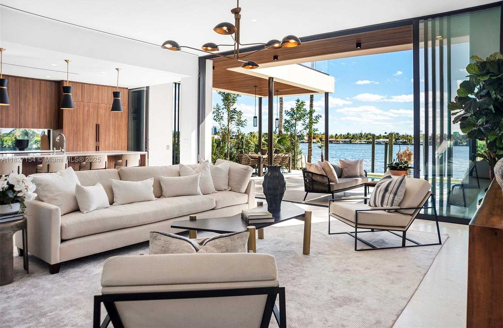 Small Image of 1510 STILLWATER DR, Miami Beach Number 4