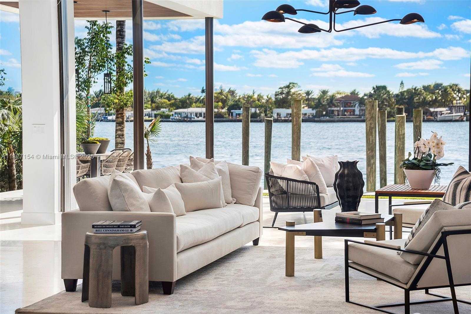 Small Image of 1510 STILLWATER DR, Miami Beach Number 5