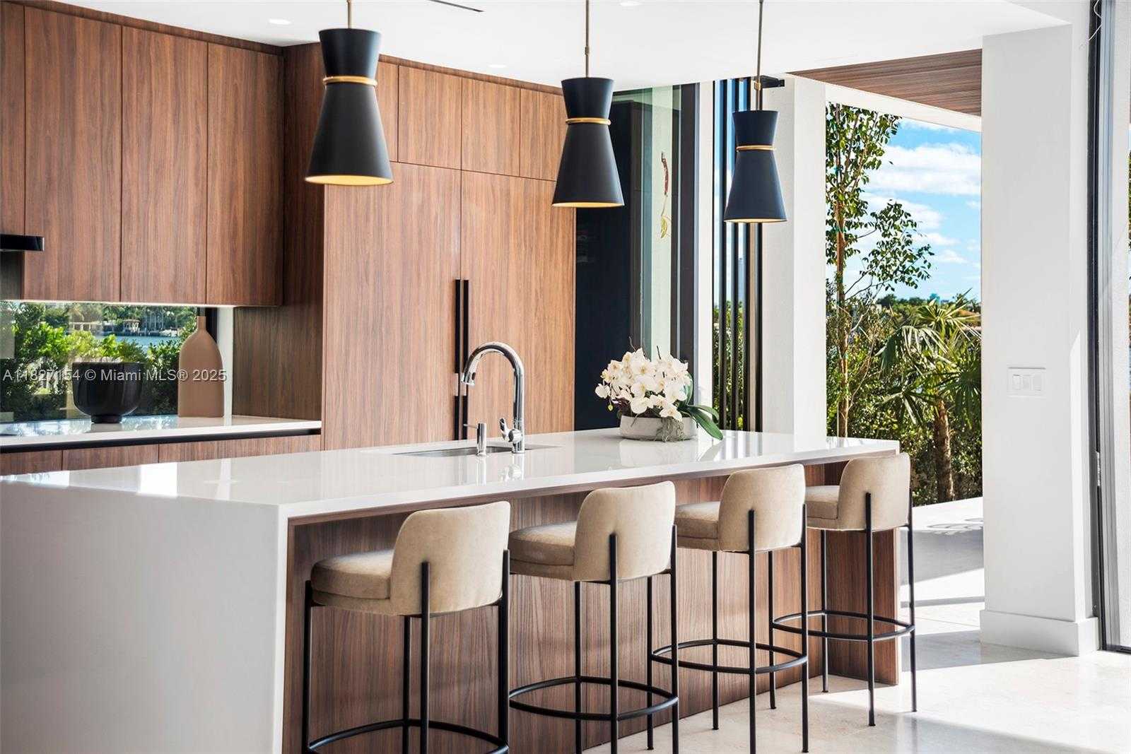 Small Image of 1510 STILLWATER DR, Miami Beach Number 7