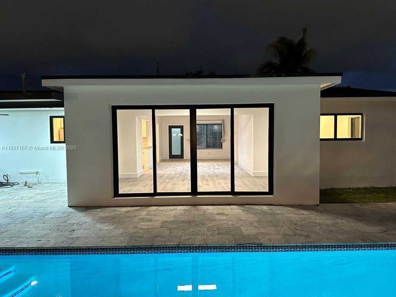 Small Image of 21410 NORTH EAST 24TH CT, Miami Number 11