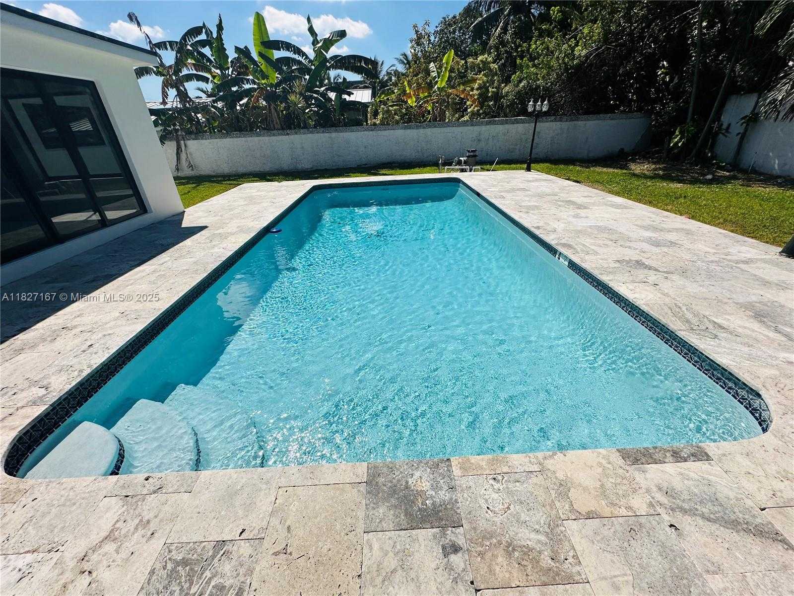 Small Image of 21410 NORTH EAST 24TH CT, Miami Number 12