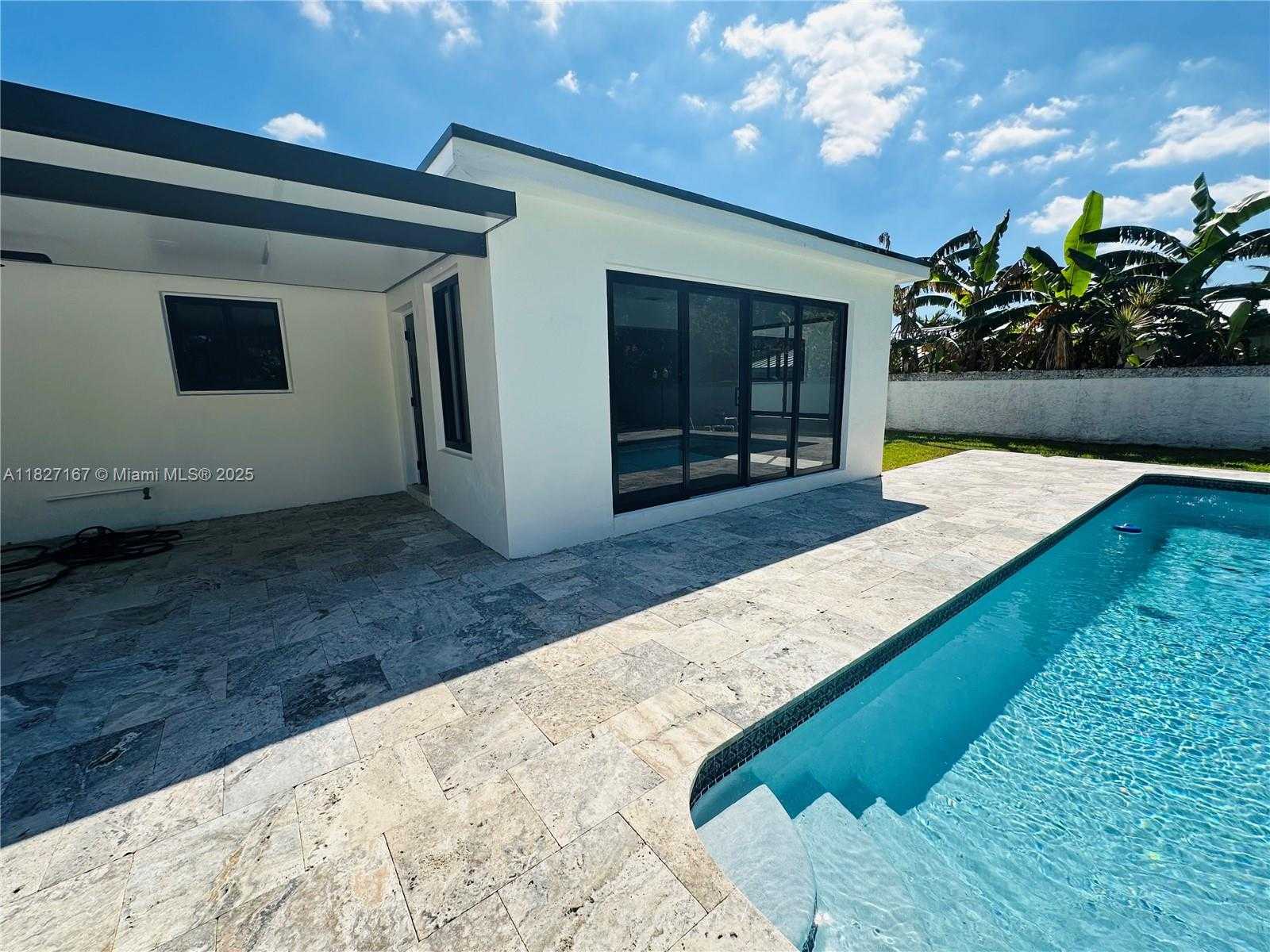 Small Image of 21410 NORTH EAST 24TH CT, Miami Number 14
