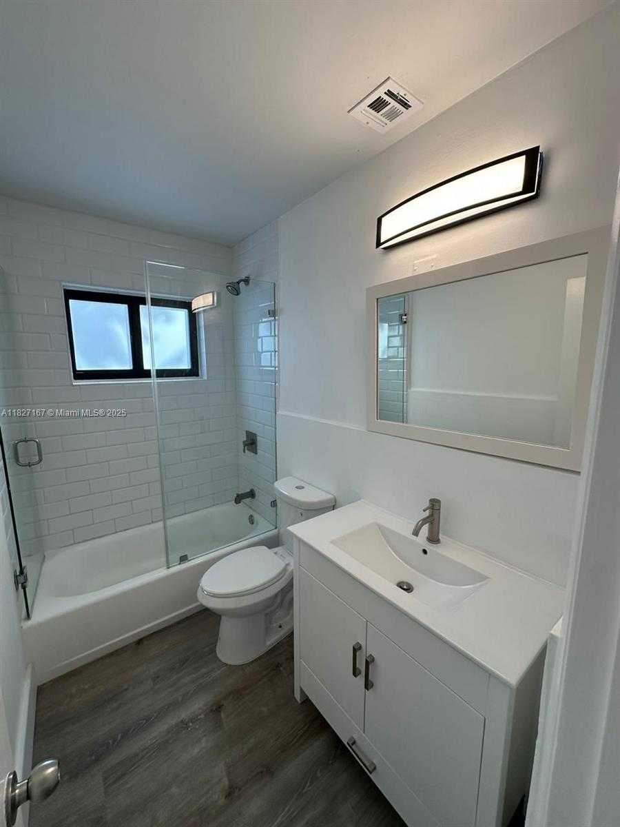 Small Image of 21410 NORTH EAST 24TH CT, Miami Number 17