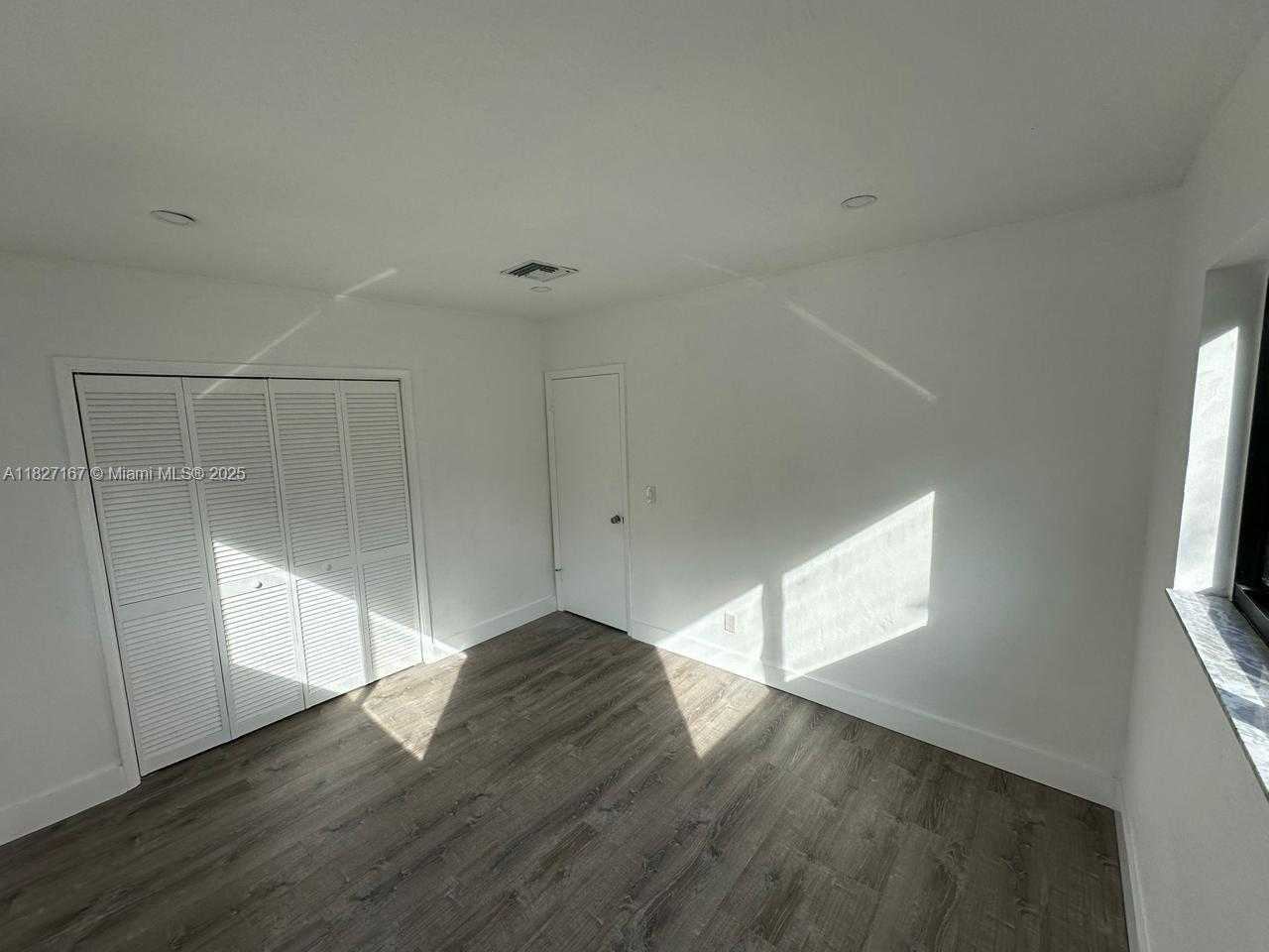 Small Image of 21410 NORTH EAST 24TH CT, Miami Number 18