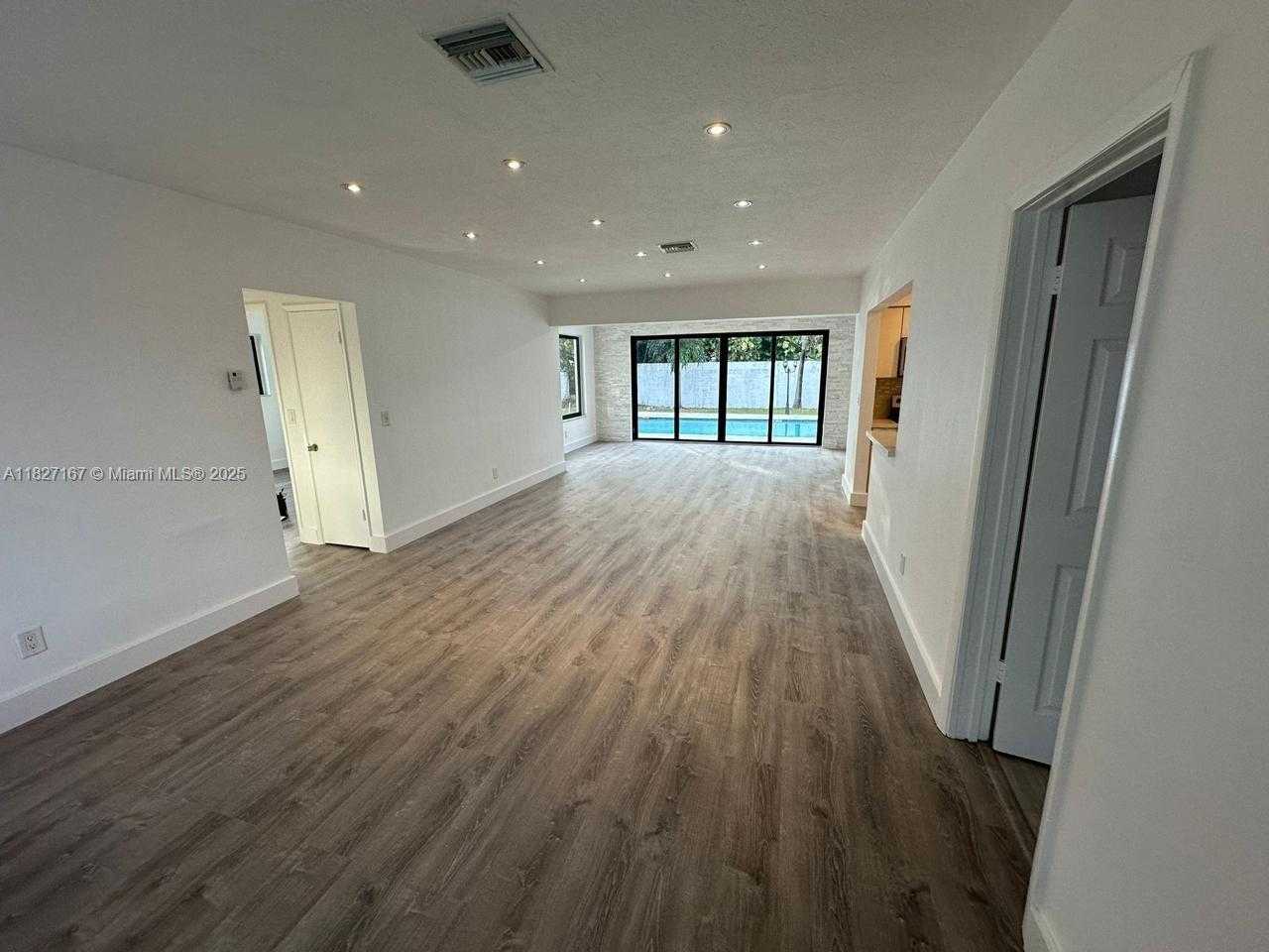 Small Image of 21410 NORTH EAST 24TH CT, Miami Number 19