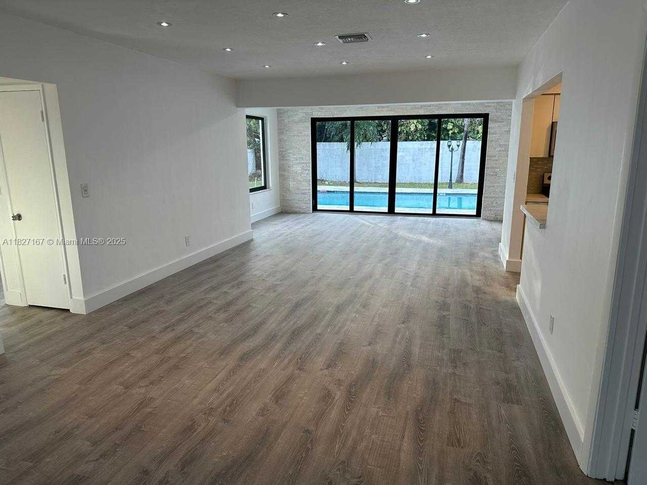 Small Image of 21410 NORTH EAST 24TH CT, Miami Number 22