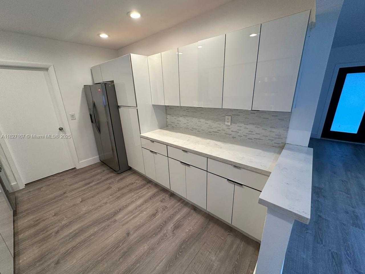 Small Image of 21410 NORTH EAST 24TH CT, Miami Number 27