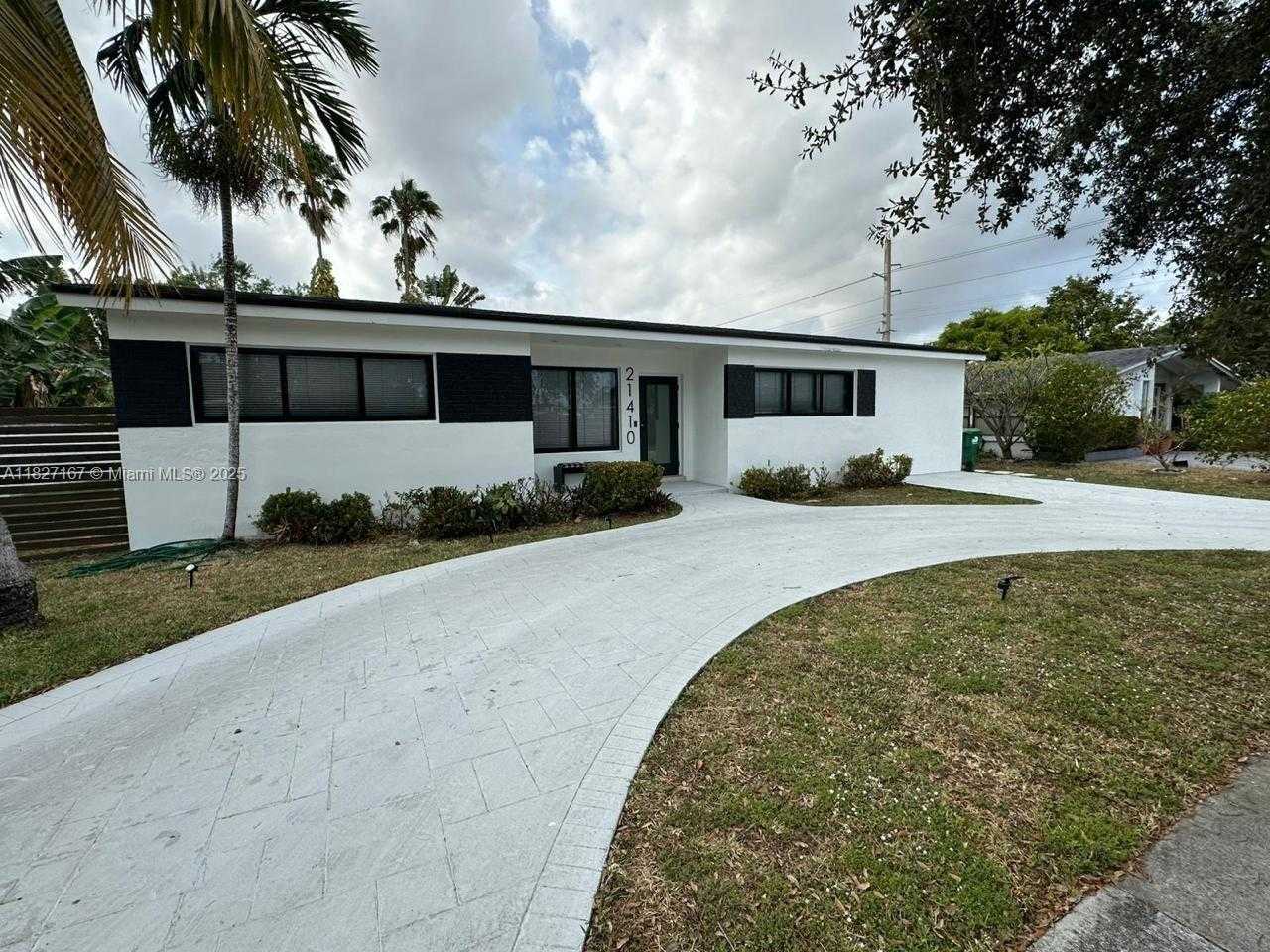 Small Image of 21410 NORTH EAST 24TH CT, Miami Number 3