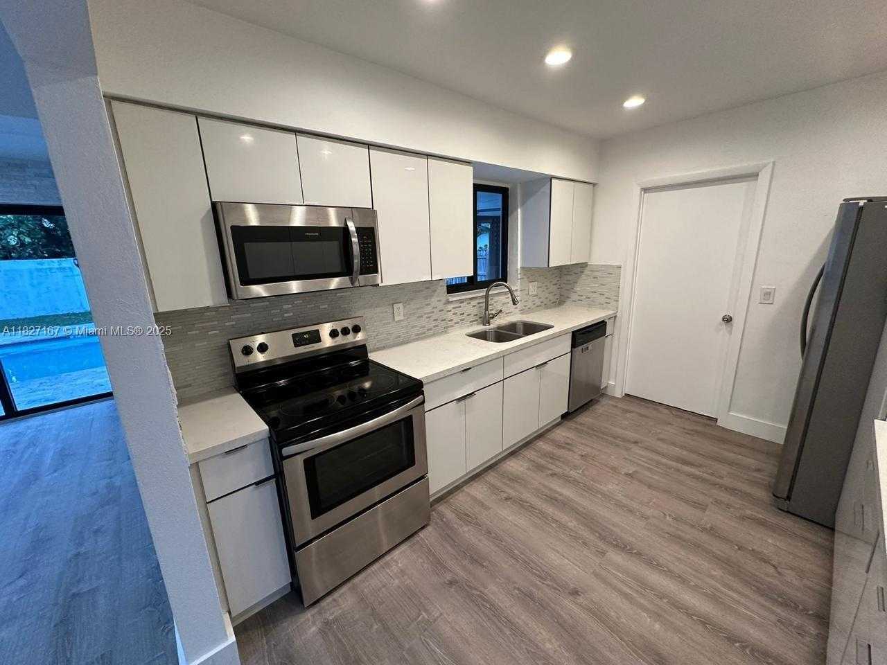 Small Image of 21410 NORTH EAST 24TH CT, Miami Number 35