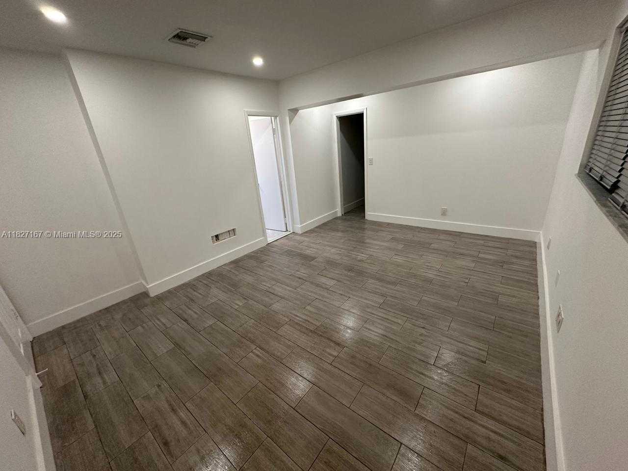 Small Image of 21410 NORTH EAST 24TH CT, Miami Number 37