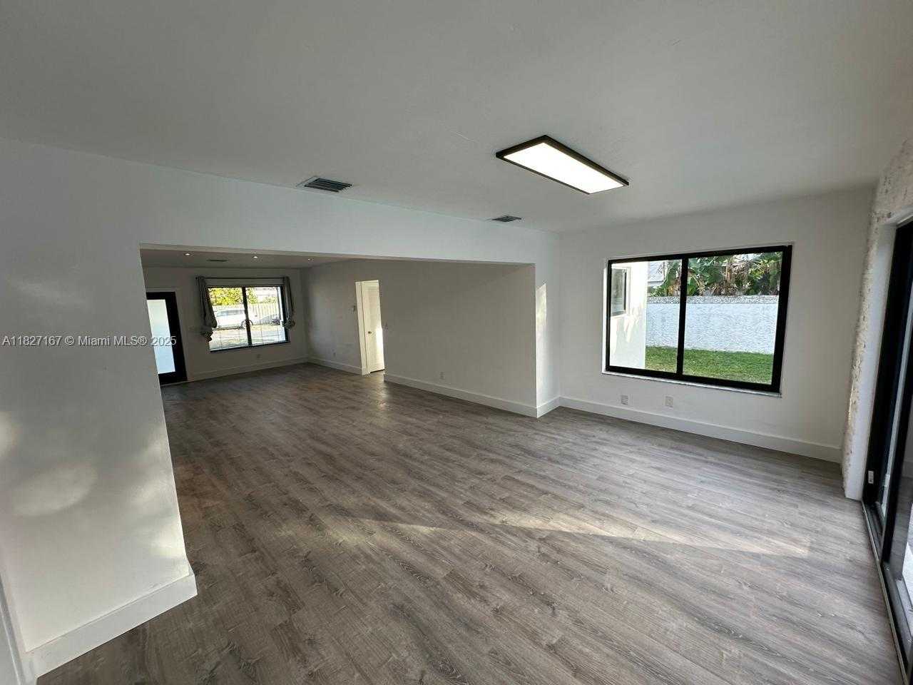 Small Image of 21410 NORTH EAST 24TH CT, Miami Number 39