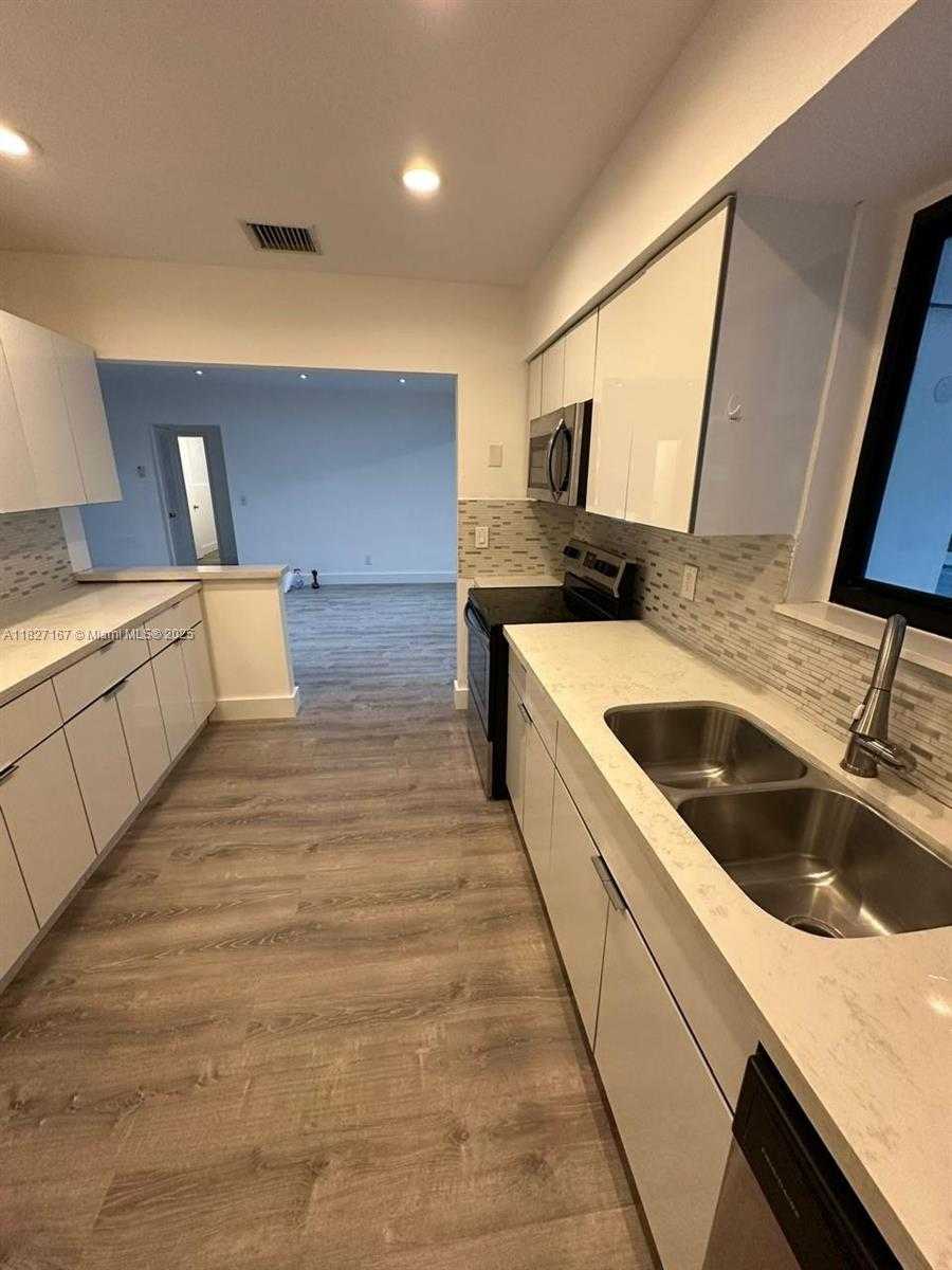 Small Image of 21410 NORTH EAST 24TH CT, Miami Number 43