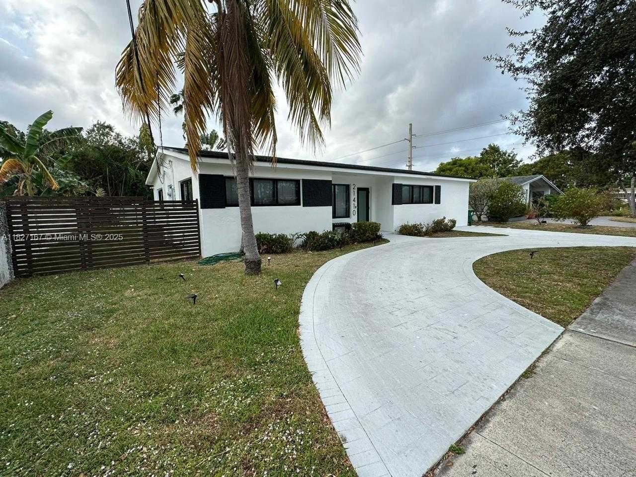 Small Image of 21410 NORTH EAST 24TH CT, Miami Number 6