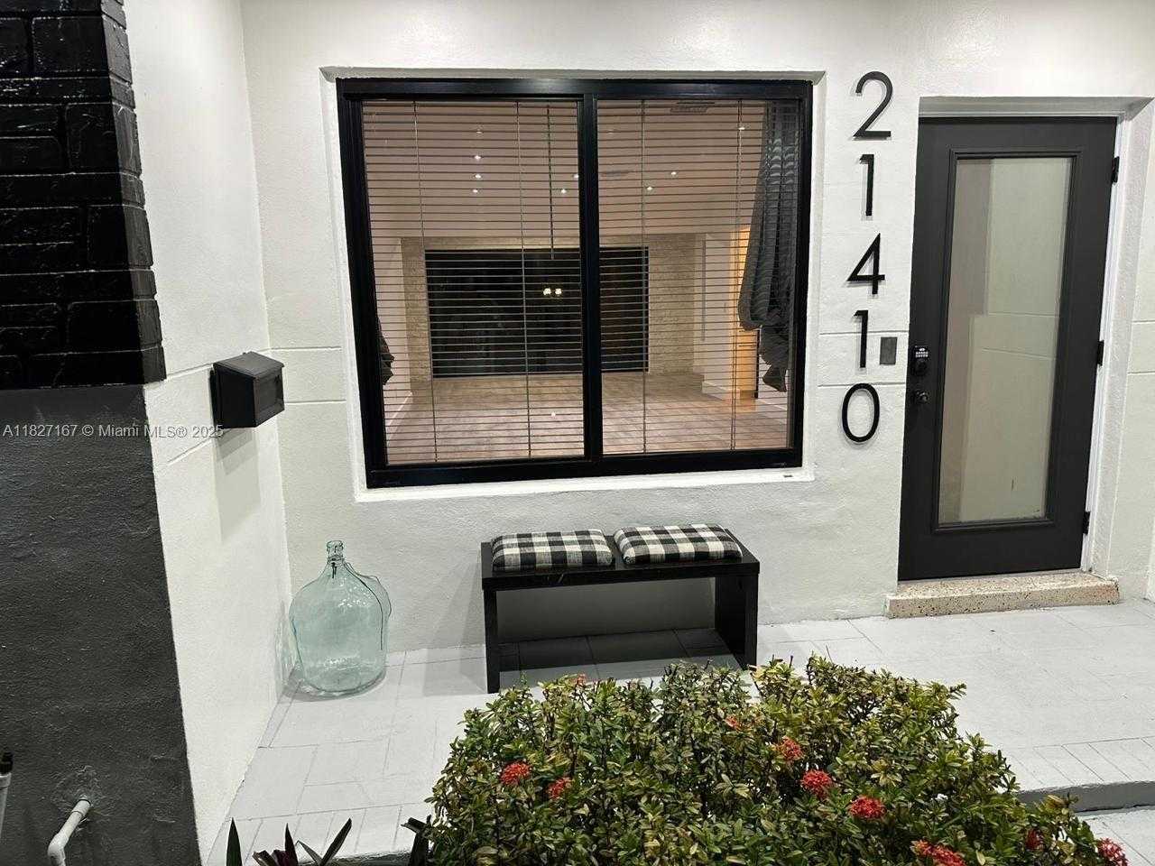 Small Image of 21410 NORTH EAST 24TH CT, Miami Number 7