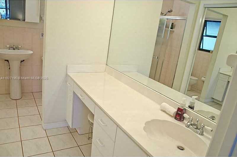 Small Image of 9321 SOUTH WEST 177TH ST, Palmetto Bay Number 24