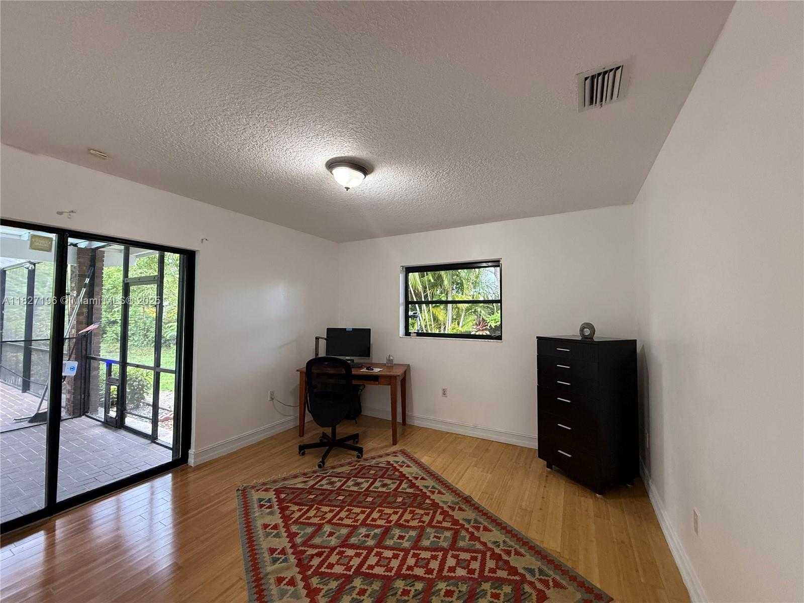 Small Image of 9321 SOUTH WEST 177TH ST, Palmetto Bay Number 27