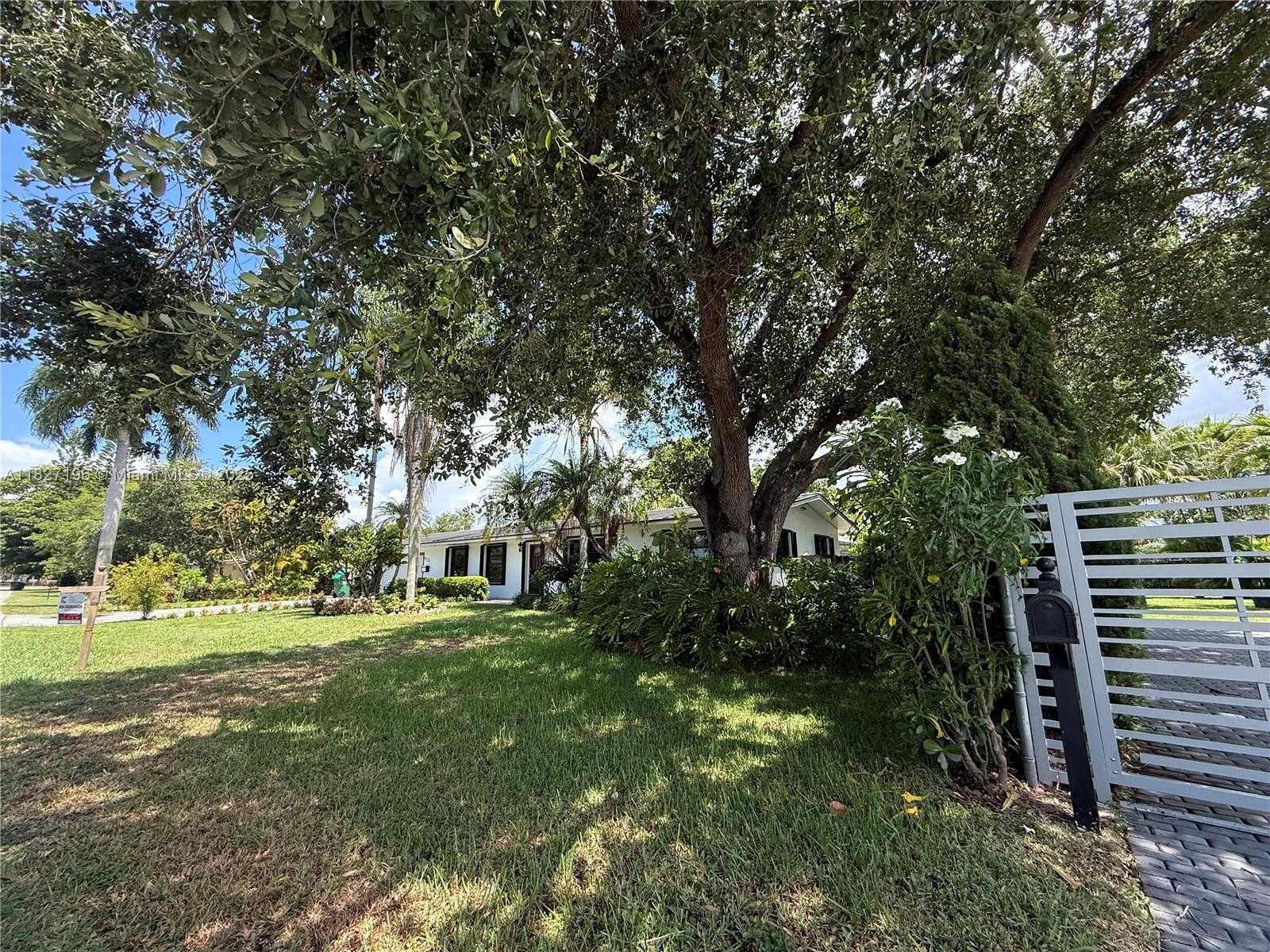 Small Image of 9321 SOUTH WEST 177TH ST, Palmetto Bay Number 33
