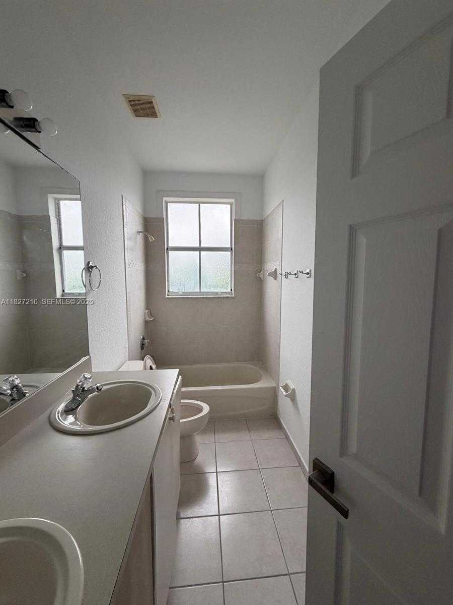 Small Image of 8513 NORTH WEST 109TH CT, Doral Number 13