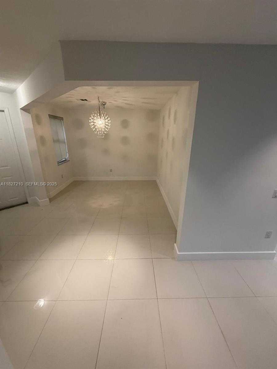 Small Image of 8513 NORTH WEST 109TH CT, Doral Number 6