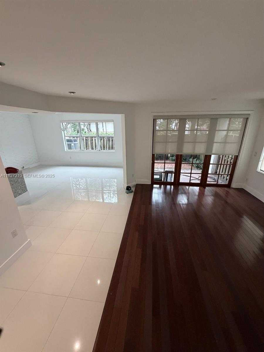 Small Image of 8513 NORTH WEST 109TH CT, Doral Number 7