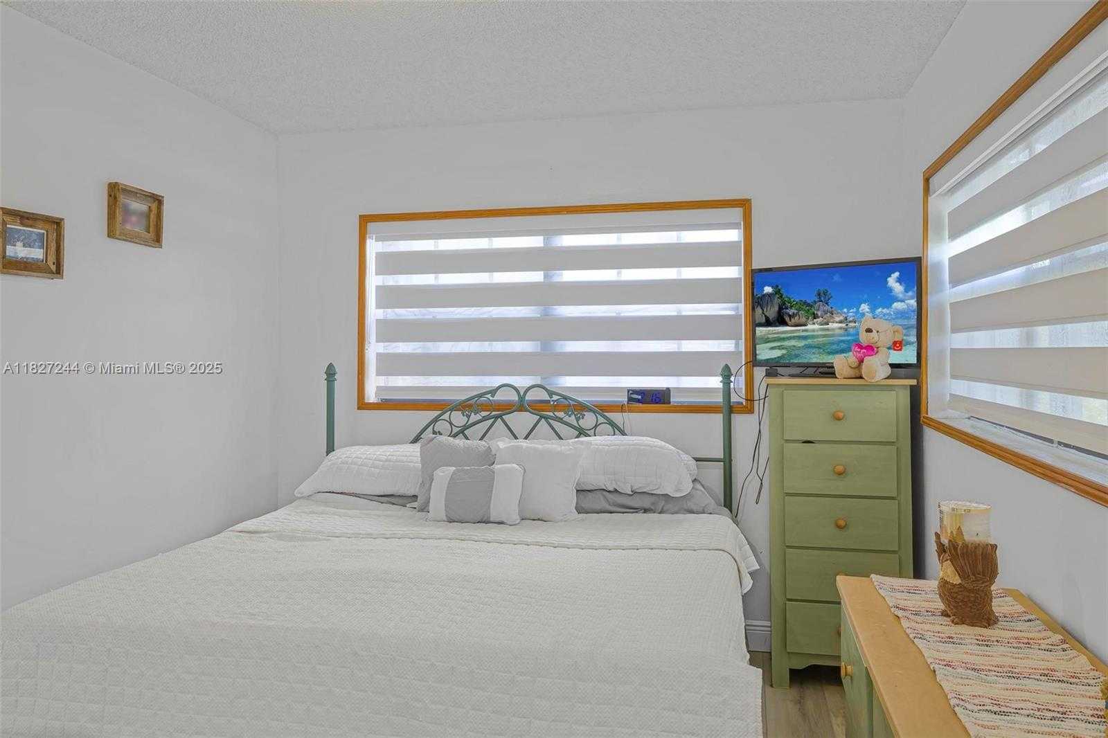 Small Image of 9365 JAMAICA DR, Cutler Bay Number 18