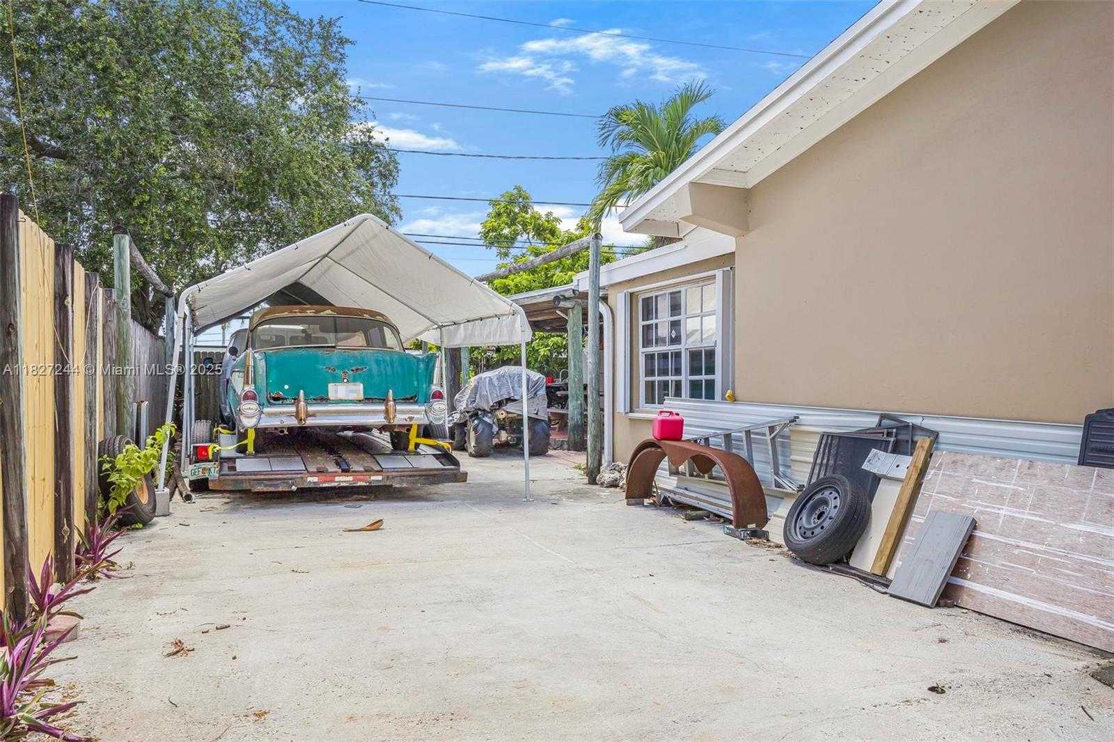 Small Image of 9365 JAMAICA DR, Cutler Bay Number 25