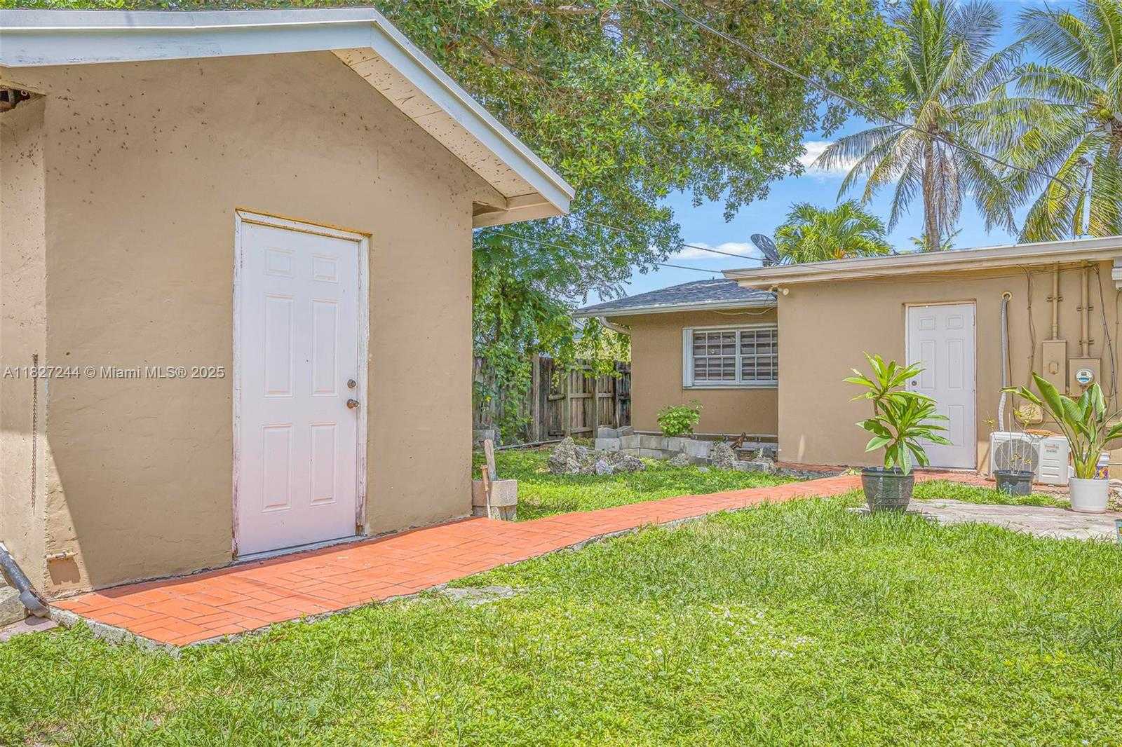 Small Image of 9365 JAMAICA DR, Cutler Bay Number 32