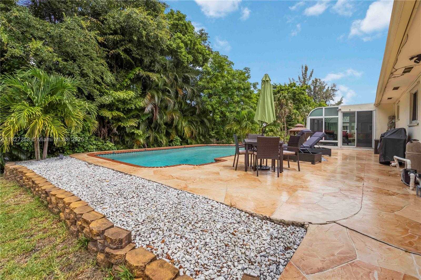 Small Image of 431 SOUTH OLD HIATUS RD, Plantation Number 12