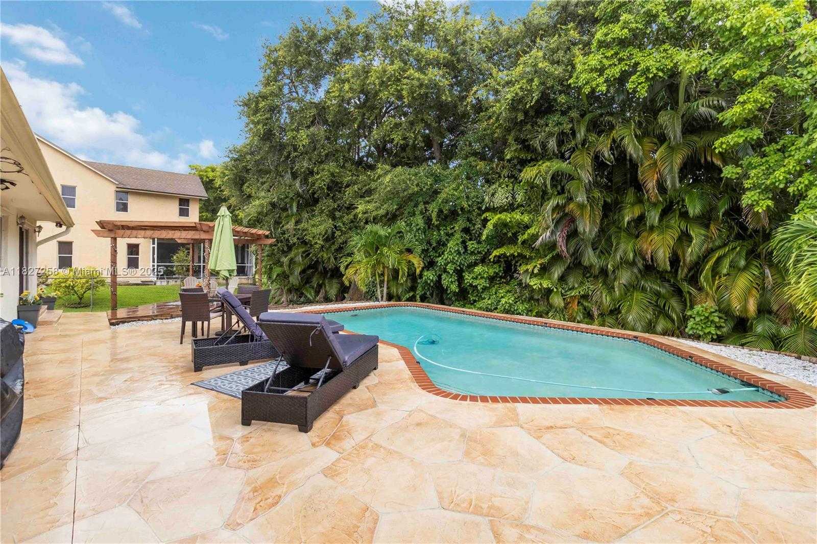 Small Image of 431 SOUTH OLD HIATUS RD, Plantation Number 13