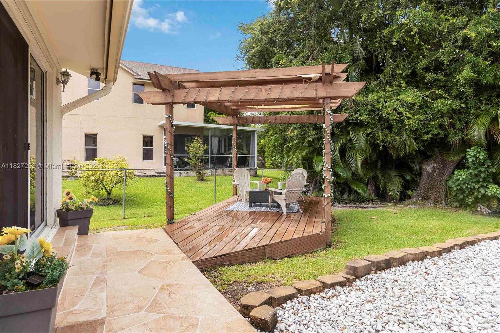 Small Image of 431 SOUTH OLD HIATUS RD, Plantation Number 16