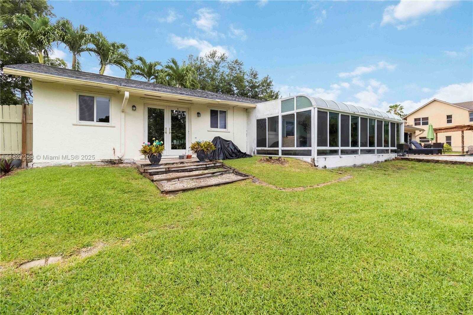 Small Image of 431 SOUTH OLD HIATUS RD, Plantation Number 18