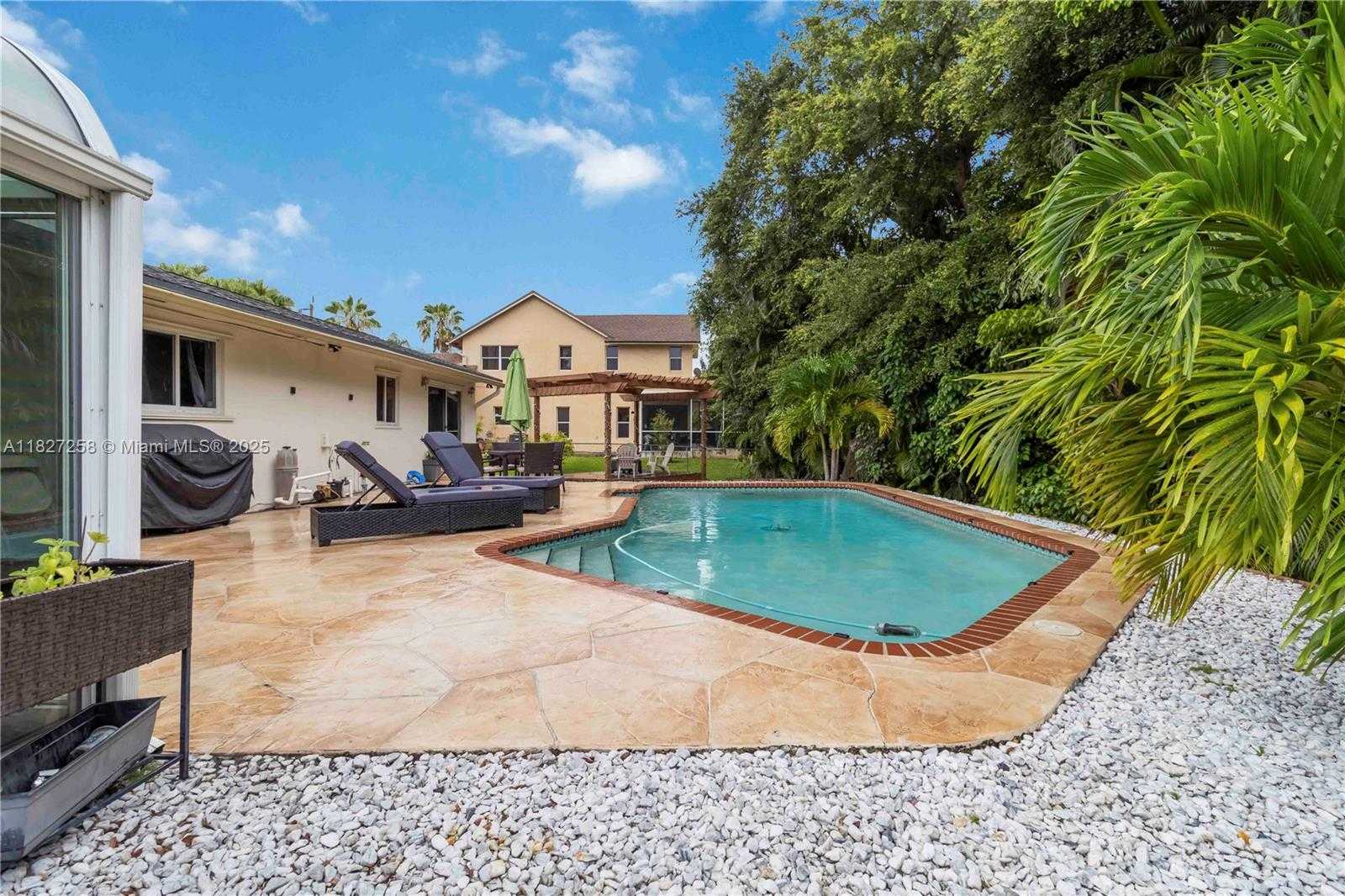Small Image of 431 SOUTH OLD HIATUS RD, Plantation Number 19