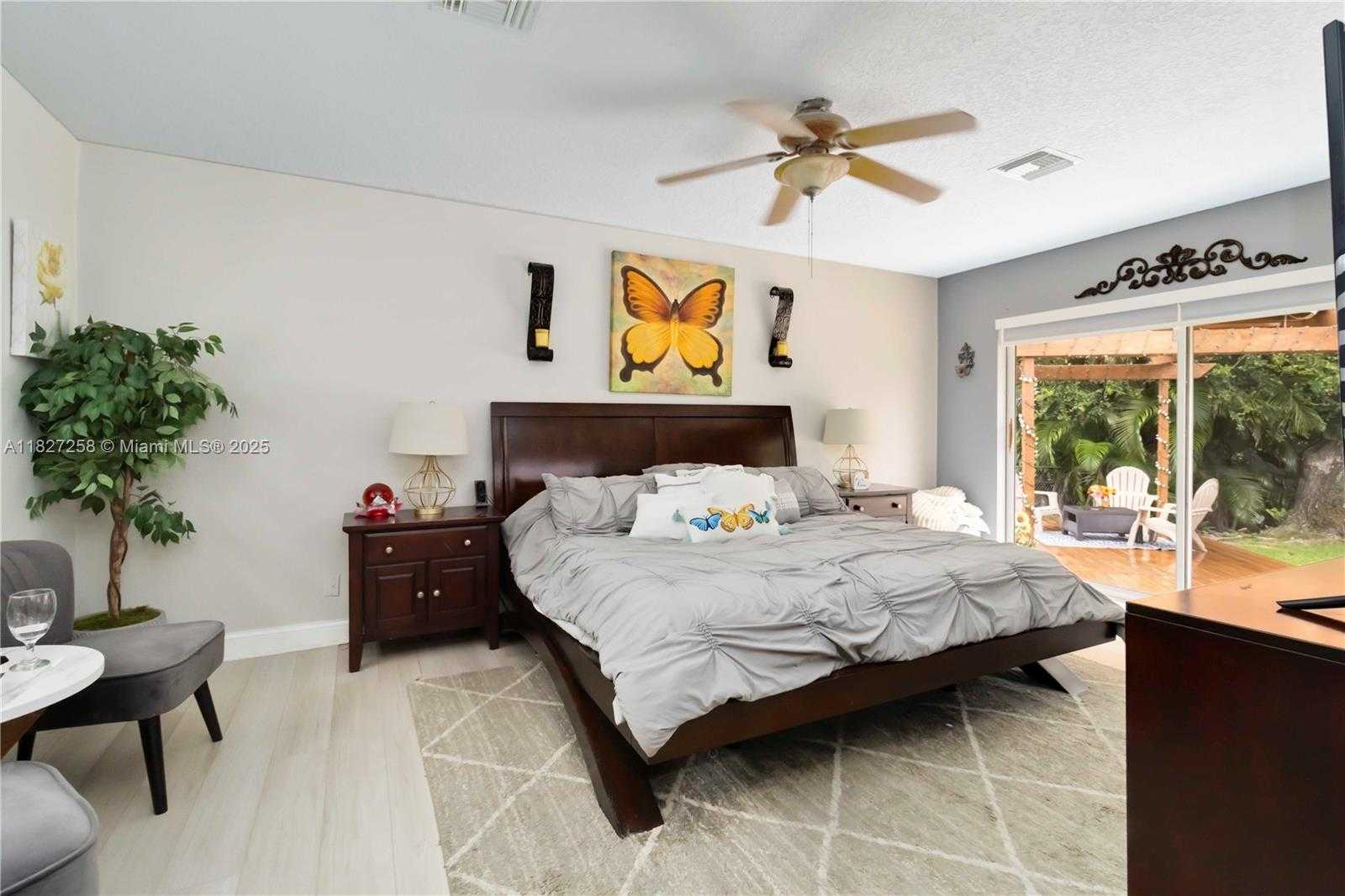 Small Image of 431 SOUTH OLD HIATUS RD, Plantation Number 24