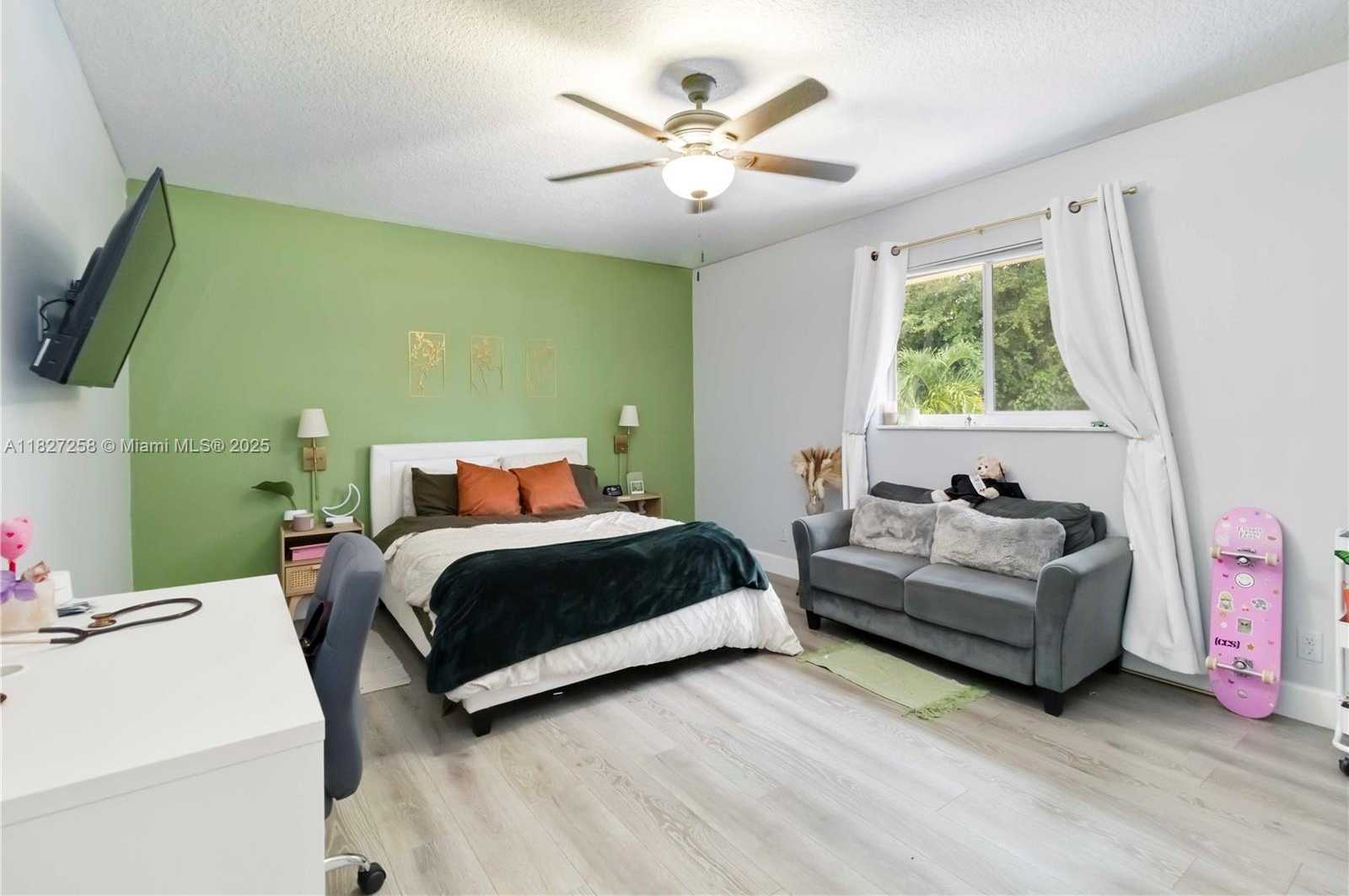 Small Image of 431 SOUTH OLD HIATUS RD, Plantation Number 28