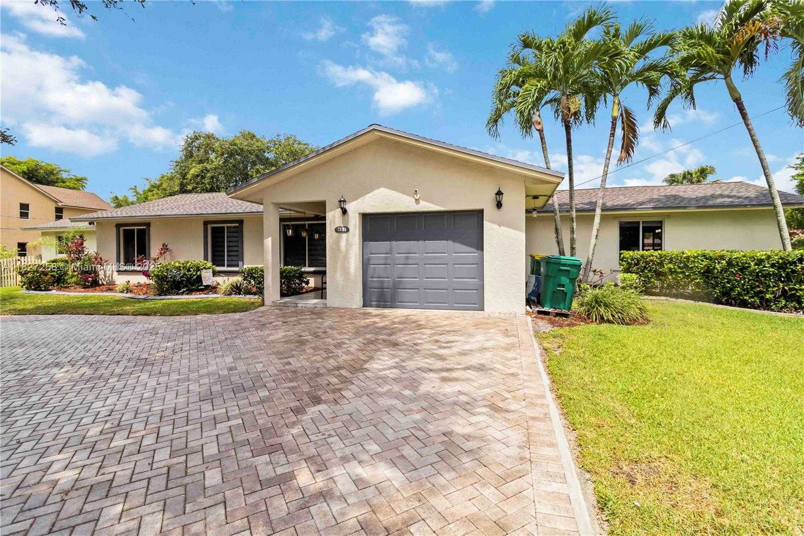 Small Image of 431 SOUTH OLD HIATUS RD, Plantation Number 3