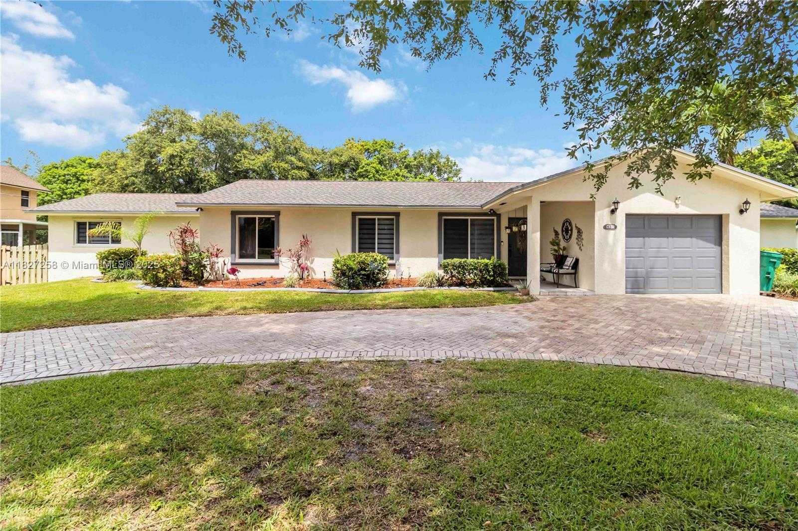 Small Image of 431 SOUTH OLD HIATUS RD, Plantation Number 31