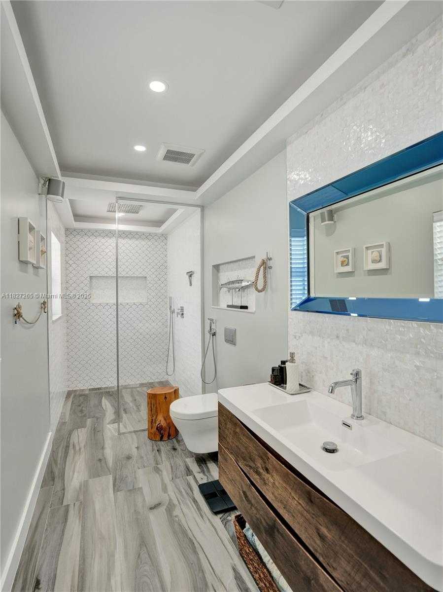Small Image of 1555 NORTH EAST 35TH ST, Oakland Park Number 19