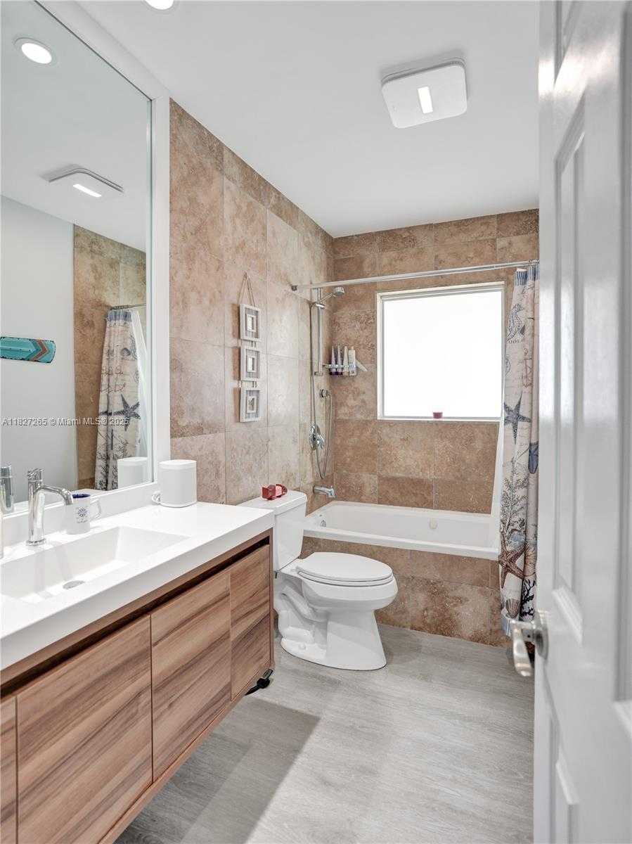 Small Image of 1555 NORTH EAST 35TH ST, Oakland Park Number 28