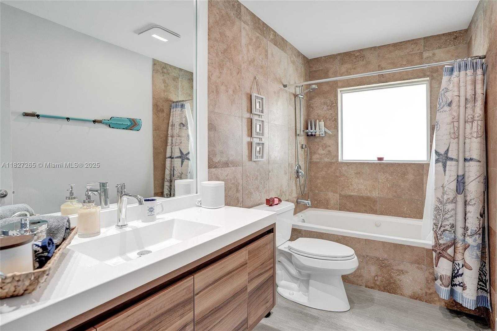 Small Image of 1555 NORTH EAST 35TH ST, Oakland Park Number 29