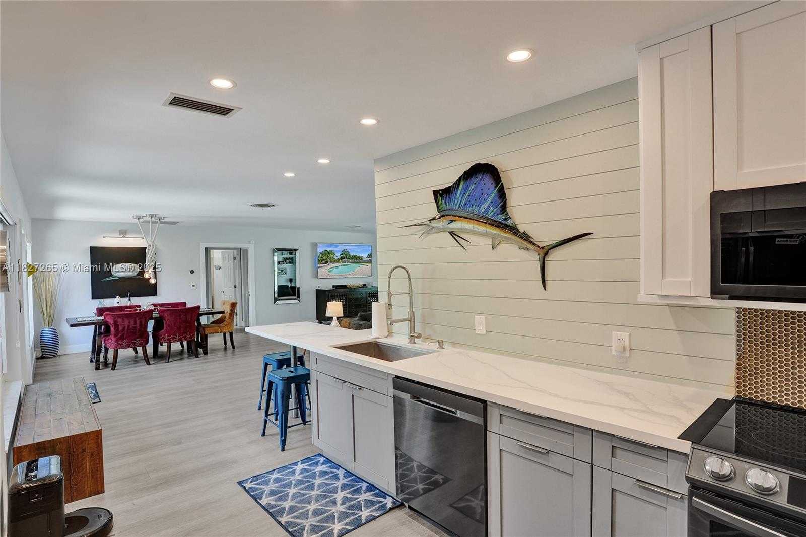 Small Image of 1555 NORTH EAST 35TH ST, Oakland Park Number 7