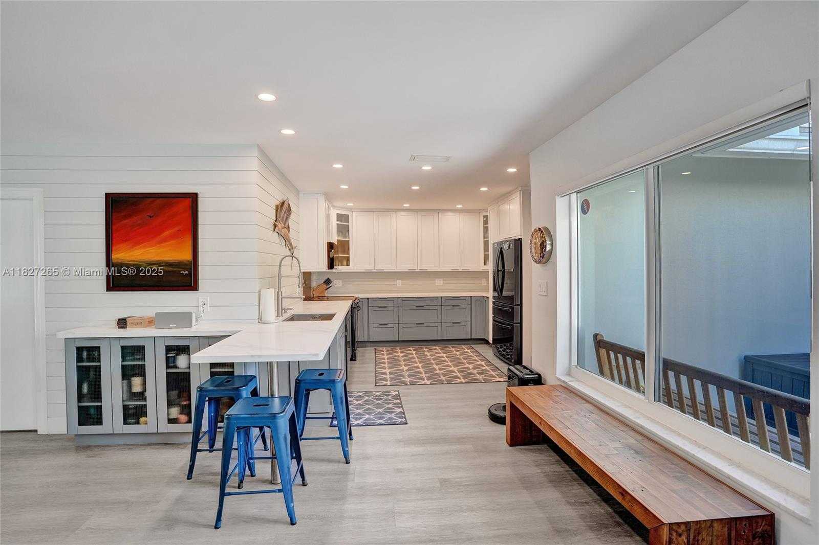 Small Image of 1555 NORTH EAST 35TH ST, Oakland Park Number 8