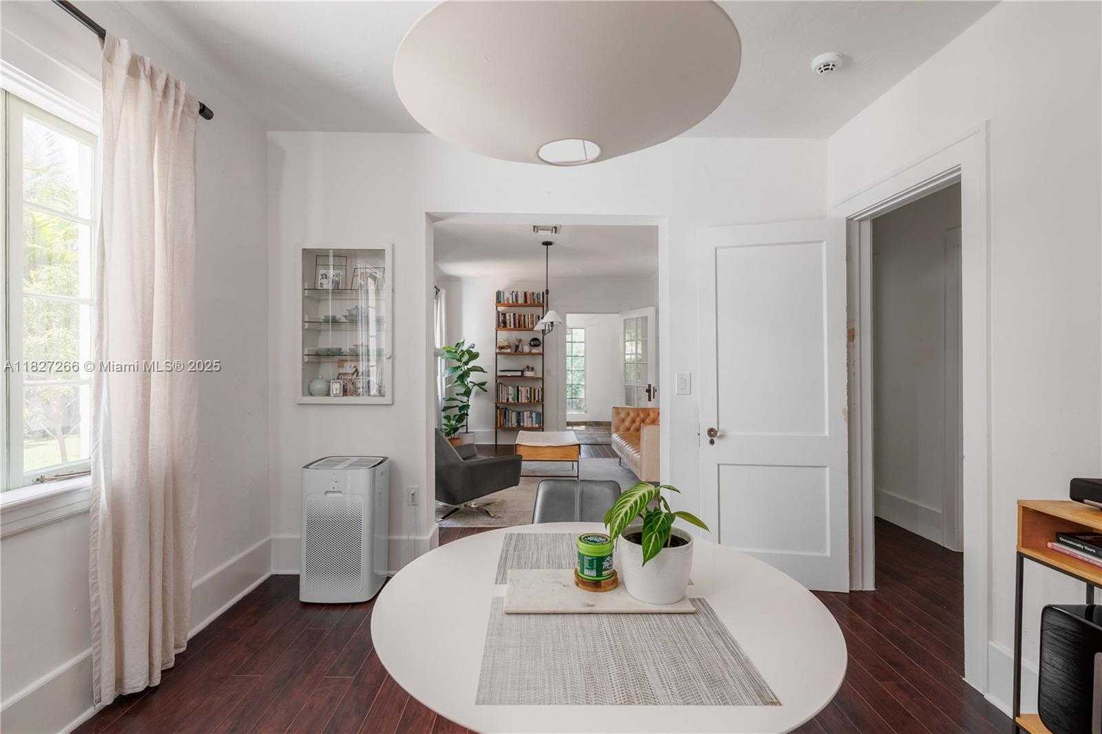 Small Image of 1210 GENOA ST, Coral Gables Number 11
